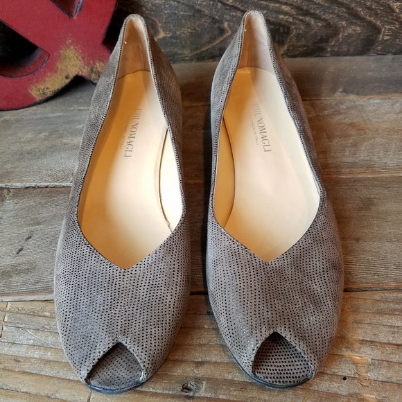 Elegant Bruno Magli Peep Toe Leather Slip On Shoes - Picture 5 of 16